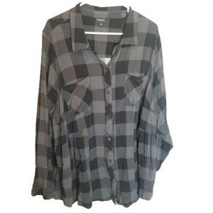 Torrid Womens 4X Gray & Black Plaid Long Sleeves B